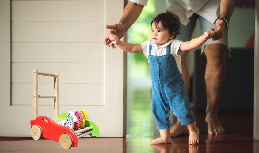 Xe tập đi cho bé IQ Toys gỗ