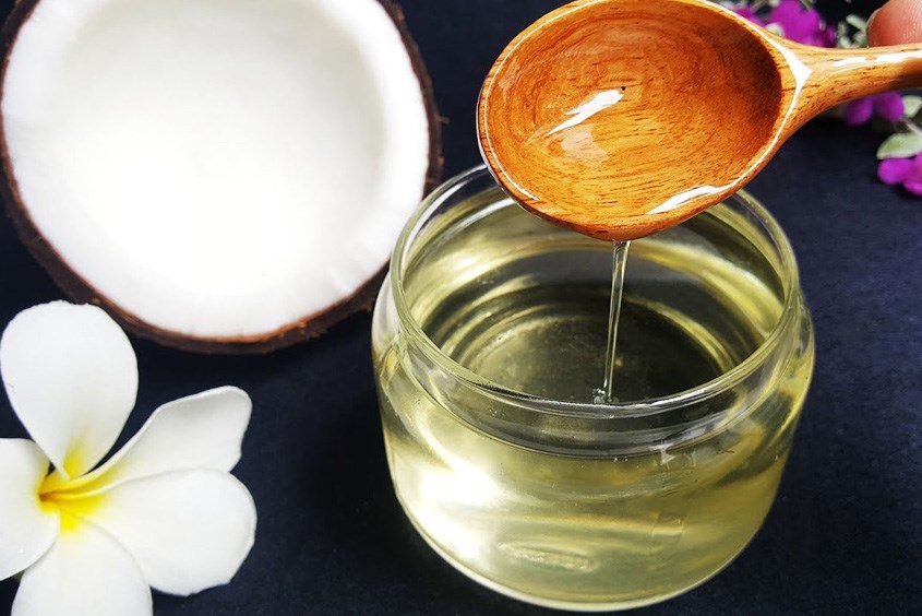 Dầu dừa được nhiều mẹ áp dụng trị rạn da