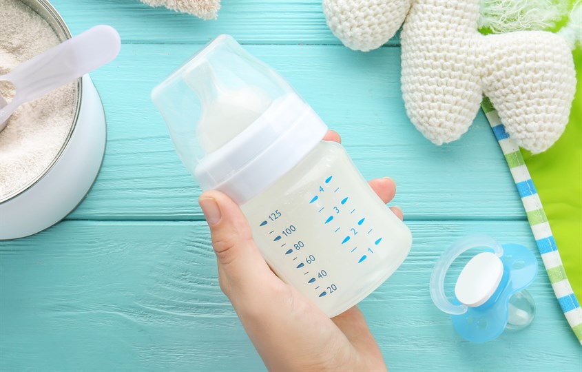 Đậy nắp và lắc đều