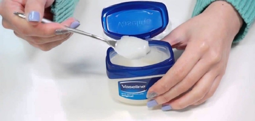 Dùng Vaseline