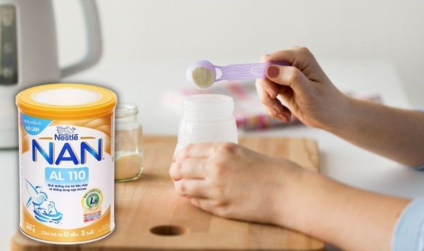 Bắt buộc phải dùng muỗng có trong hộp để pha sữa