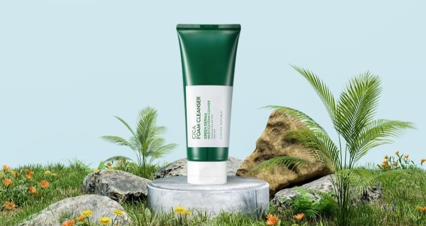 Sữa rửa mặt chiết xuất Keo Ong và Rau Má Nature Republic Green Derma Mild Cica 150 ml