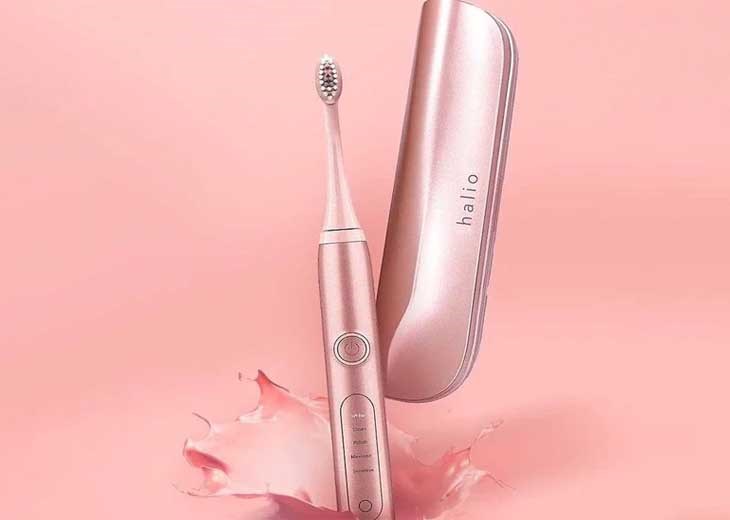 Bàn chải đánh răng Halio sỡ hữu nhiều công nghệ, tính năng hiện đại giúp lấy sạch những mảng bám, thức ăn thừa nhanh chóng Bàn chải điện Halio sỡ hữu nhiều công nghệ, tính năng hiện đại giúp lấy sạch những mảng bám, thức ăn thừa nhanh chóng