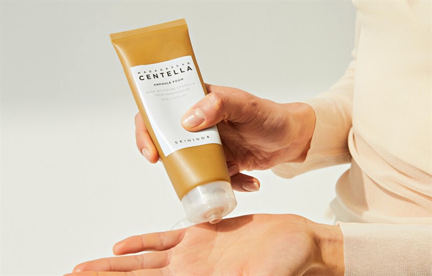 Sữa rửa mặt chiết xuất Rau Má Skin1004 Madagascar Centella Ampoule Foam 125 ml 