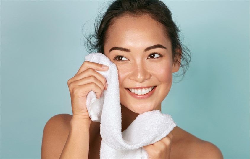 Giữ cho da mặt và tay thật khô