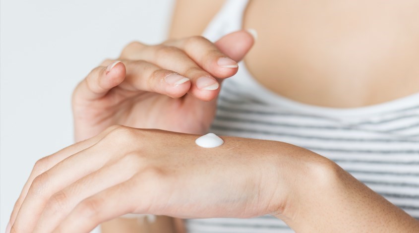 Lotion ở dạng sữa có kết cấu đặc nhưng lỏng hơn so với các loại kem dưỡng ẩm