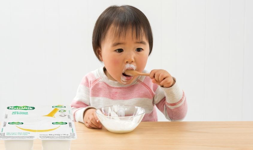 Lốc 4 hộp sữa chua có đường Nutimilk 100g