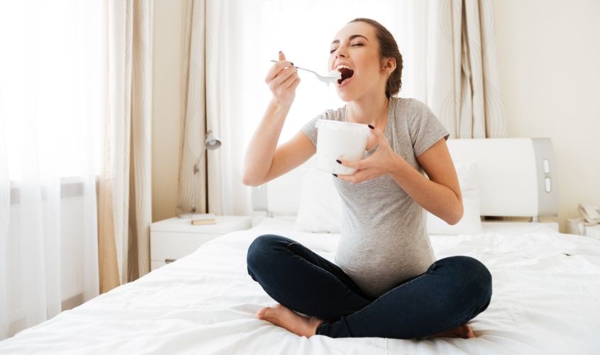 Bạn không nên ăn sữa chua khi đói để không gây hại cho dạ dày