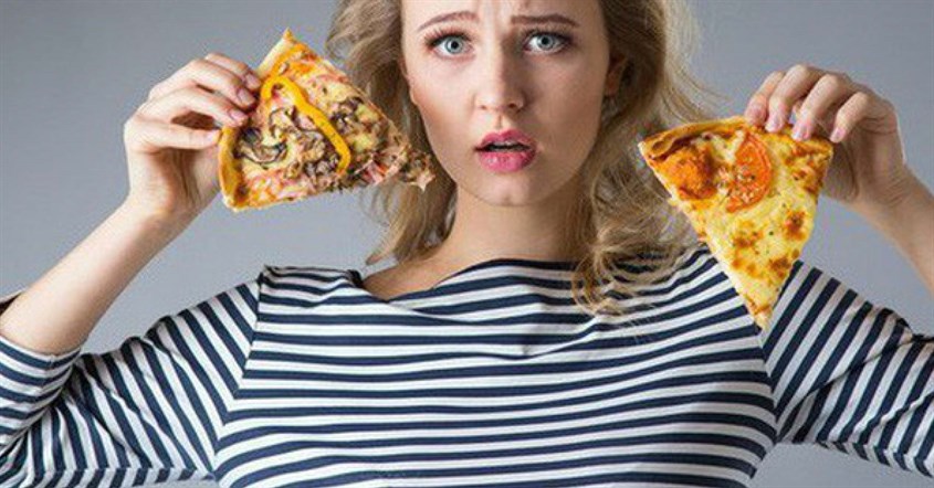 Chế độ ăn uống không lành mạnh tạo điều kiện cho mụn viêm hình thành