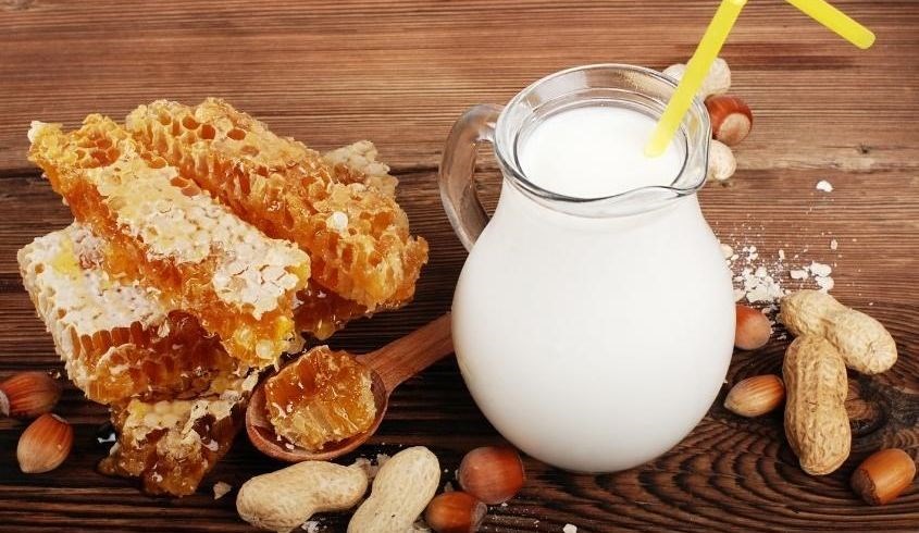 Mật ong và sữa tách kem