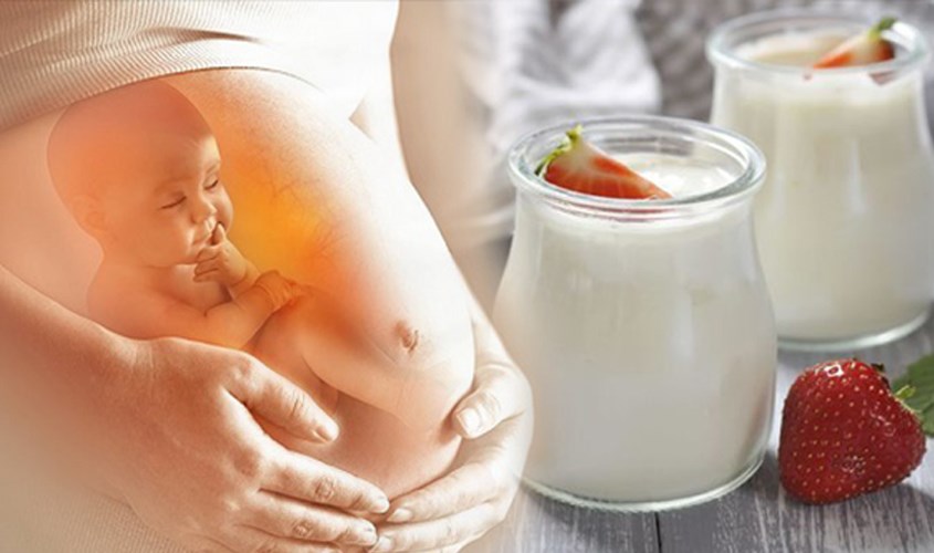 Mẹ bầu có thể ăn cả sữa chua không đường và có đường 