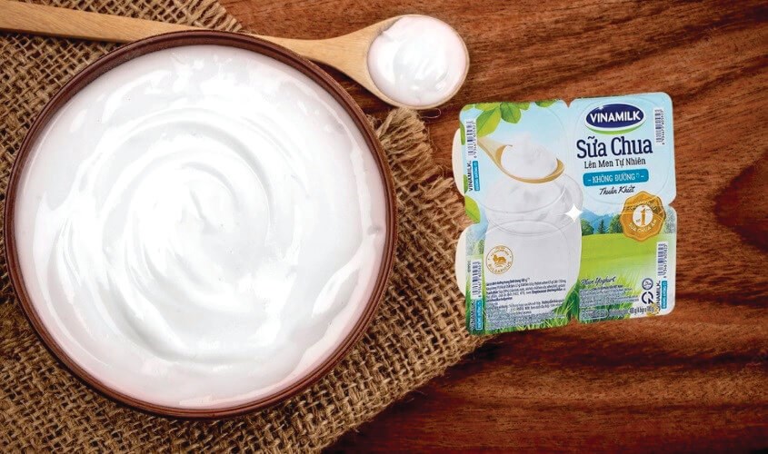 Lốc 4 hộp sữa chua không đường Vinamilk vị vani 100g