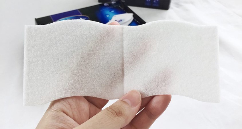 Ưu tiên dùng bông có bề mặt rộng để đắp mặt nạ