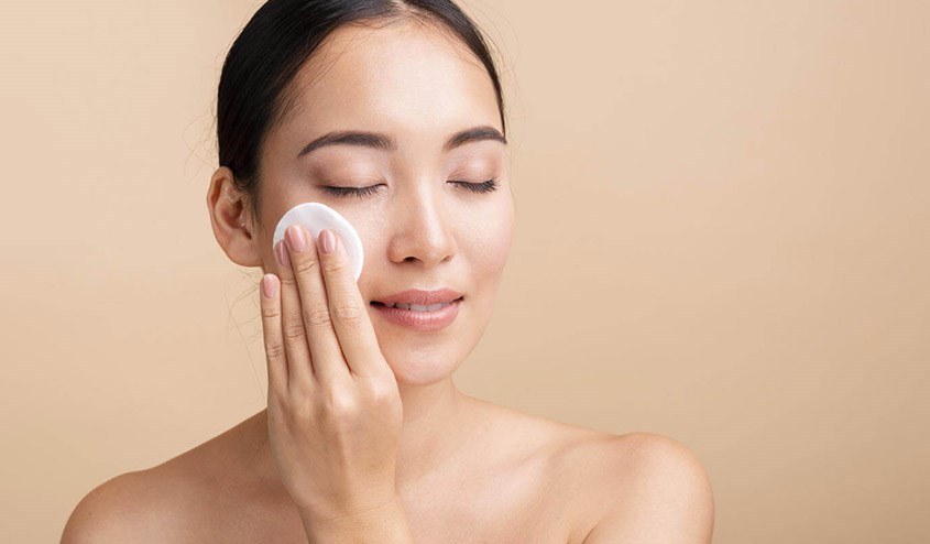 Bông tẩy trang hỗ trợ hút đi dầu thừa hiệu quả