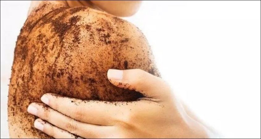 Massage vùng da ở ngực và lưng