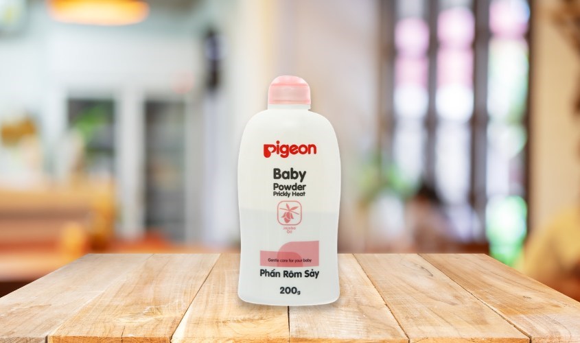 Phấn rôm cho bé Pigeon Prickly Heat 200g