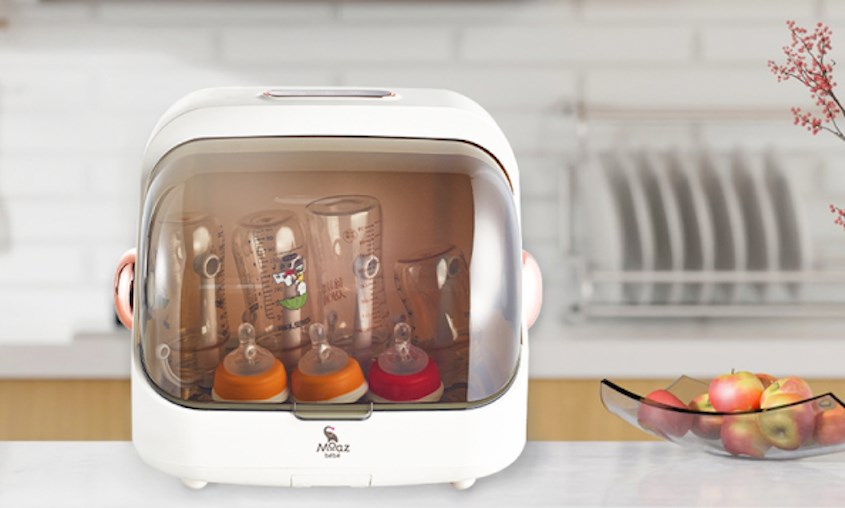 Sử dụng máy tiệt trùng và sấy khô bình sữa Moaz BéBé MB-044 để tiệt trùng dụng cụ pha sữa