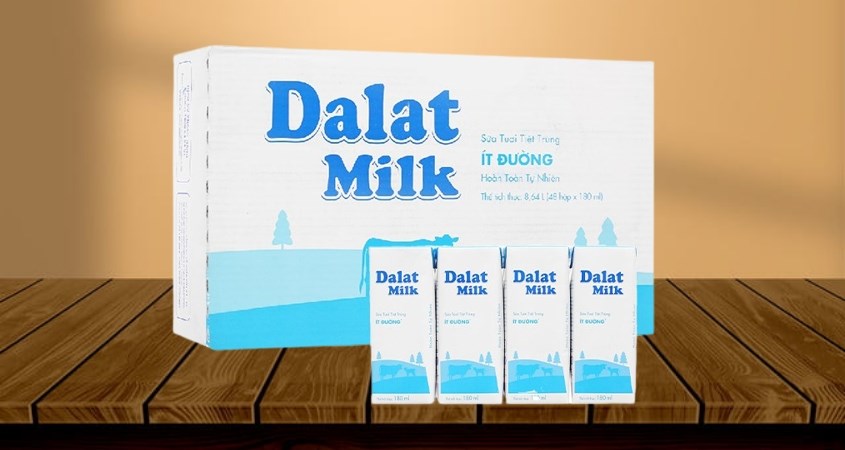 Thùng 48 hộp sữa tươi Dalat Milk ít đường 180 ml