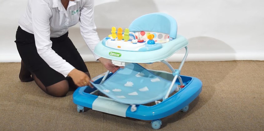 Lắp chỗ để chân cho trẻ