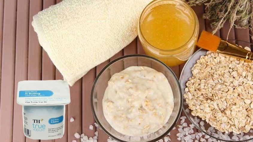 Sử dụng hộp sữa chua ít đường TH true YOGURT 100g kết hợp cùng mật ong và yến mạch để làm mặt nạ