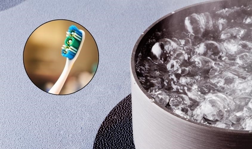Nhúng bàn chải qua nước sôi