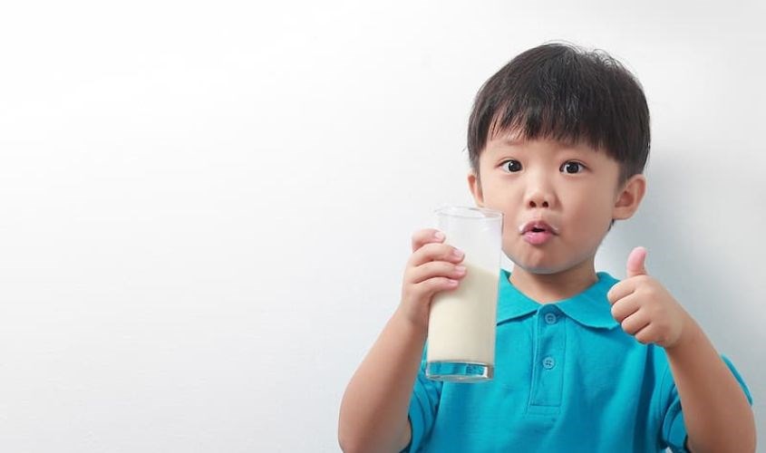 Sữa S26 có hàm lượng chất chất béo, đường tự nhiên và protein cao nên hỗ trợ bé tăng cân tối ưu