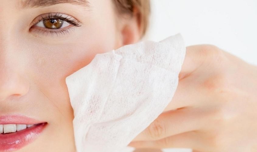 Tẩy trang không gây bào mòn da