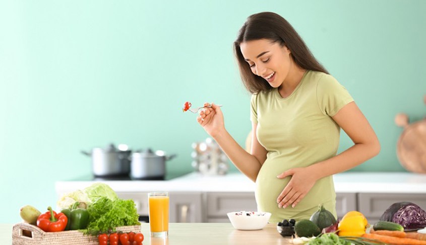 Mẹ bầu 3 tháng đầu ăn rau xanh giúp bớt nghén