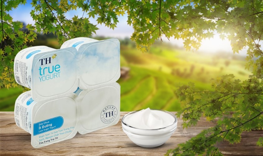 Lốc 4 hộp sữa chua ít đường TH true YOGURT 100g (từ 1 tuổi) Lốc 4 hộp sữa chua ít đường TH true YOGURT 100g (từ 1 tuổi)