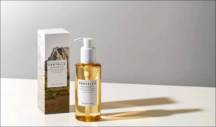 Dầu tẩy trang chiết xuất Rau Má Skin1004 Madagascar Centella Light Cleansing Oil 200 ml Dầu tẩy trang chiết xuất Rau Má Skin1004 Madagascar Centella Light Cleansing Oil 200 ml