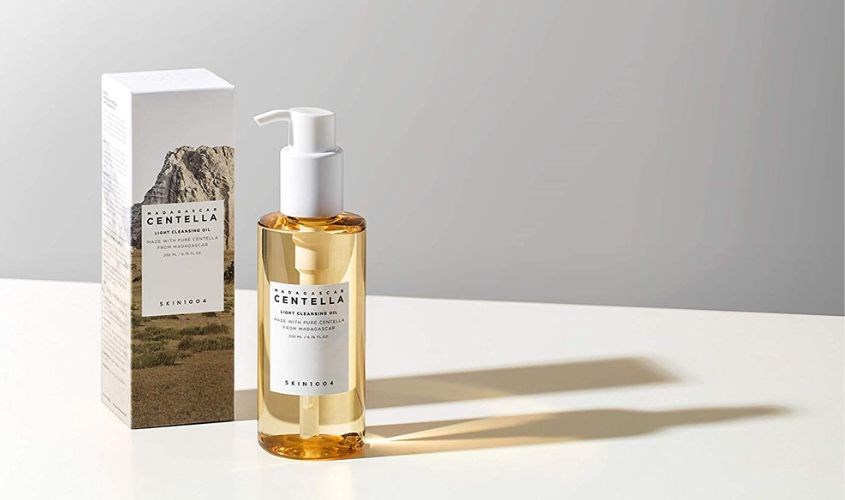 Dầu tẩy trang chiết xuất Rau Má Skin1004 Madagascar Centella Light Cleansing Oil 200 ml