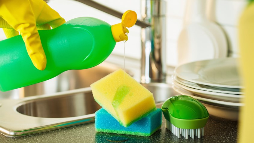 Không sử dụng nước rửa chén để rửa bình sữa