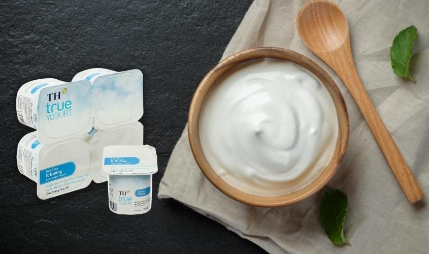 Dùng sữa chua ít đường TH true YOGURT để làm mặt nạ