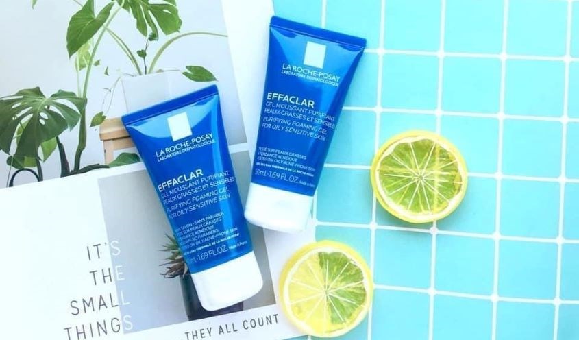 Dùng Gel rửa mặt La Roche-Posay Effaclar để làm sạch trước khi đắp mặt nạ