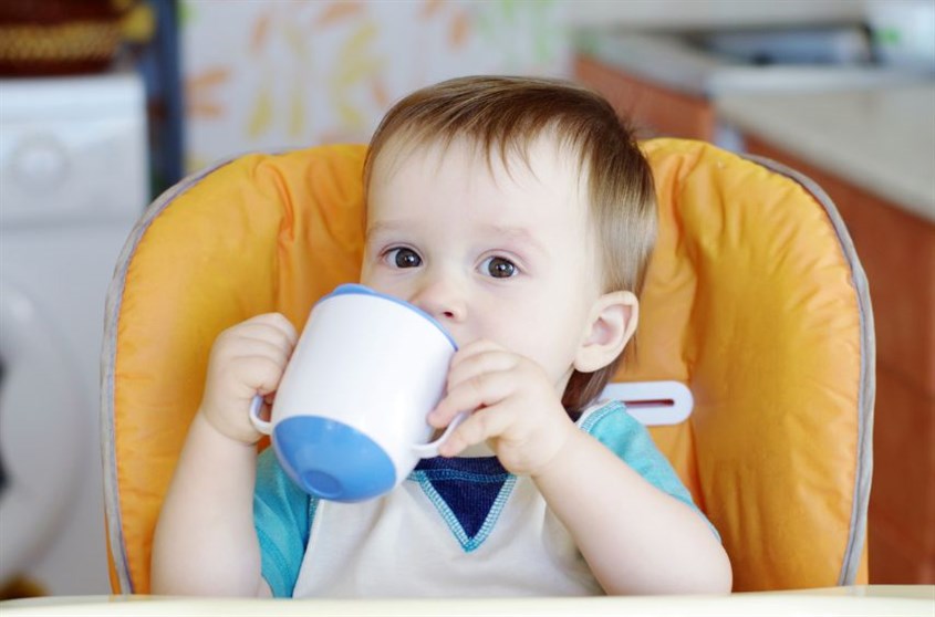 Nước dừa giúp da bé khỏe mạnh Trẻ em uống nước dừa được không