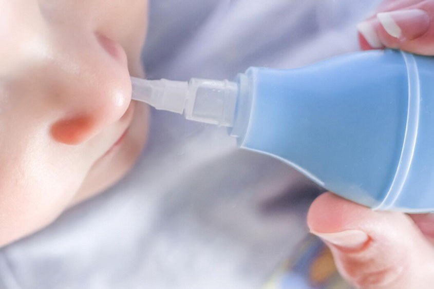 Ống bơm hút mũi - Nguồn: istockphoto