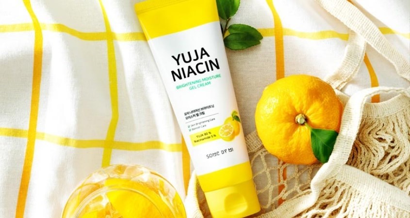 Gel dưỡng ẩm làm sáng da chiết xuất Quýt Yuja Some By Mi Niacin Brightening Moisture 100 ml