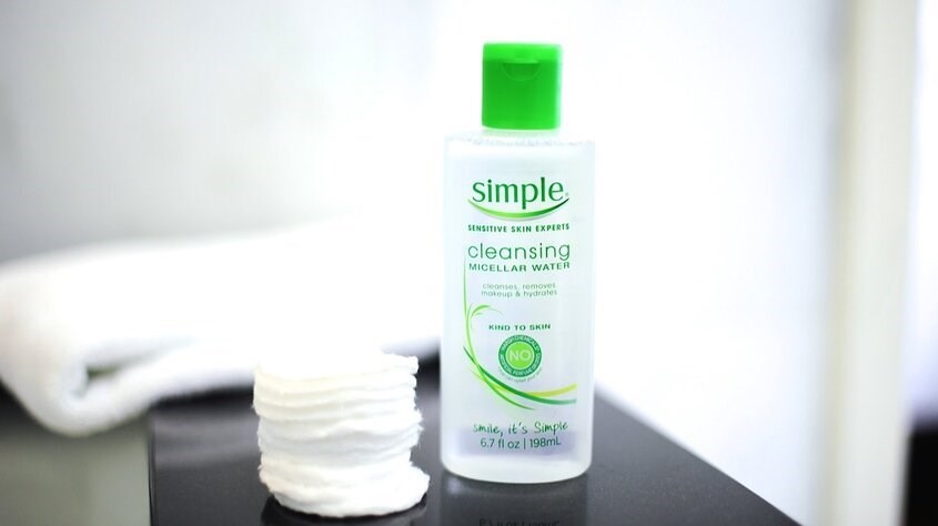 Nước tẩy trang Simple Sensitive Skin