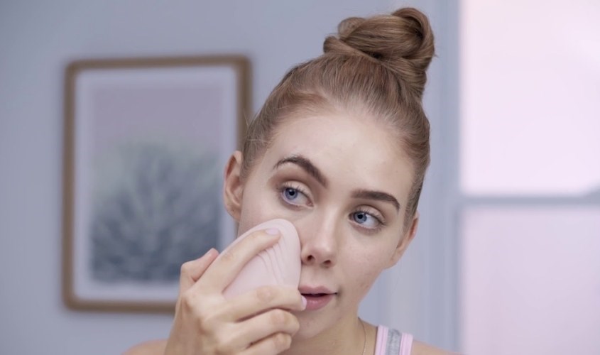 sử dụng máy rửa mặt