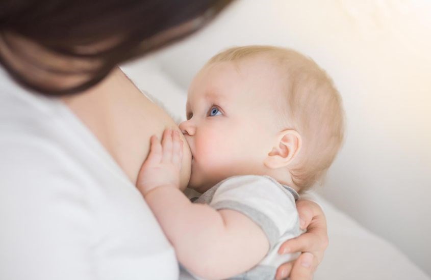 Lactoferrin chủ yếu là ở sữa mẹ