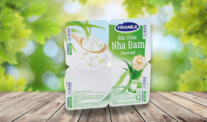 Lốc 4 hộp sữa chua trái cây Vinamilk vị nha đam 100g