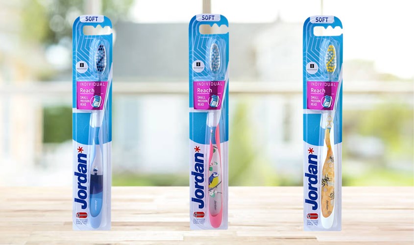 Bàn chải đánh răng Jordan Individual Reach lông mềm - Màu ngẫu nhiên
