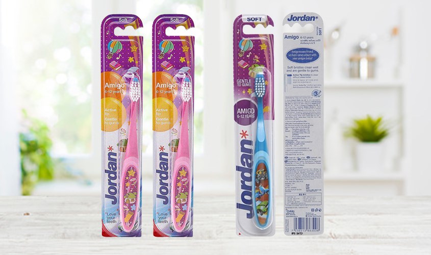 Bàn chải cho bé Jordan Amigo lông mềm (6 - 12 tuổi) - Màu ngẫu nhiên