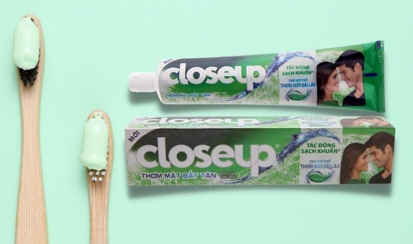 Kem đánh răng từ 6 tuổi Closeup Thơm Mát Bất Tận hương bạc hà 230g