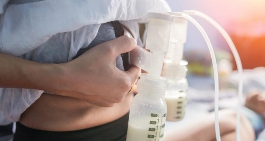 Vắt sữa hoặc hút sữa là cần thiết để giúp duy trì nguồn cung cấp sữa mẹ đầy đủ