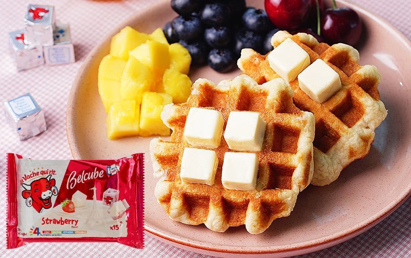 Phô mai Con Bò Cười BelCube vị dâu