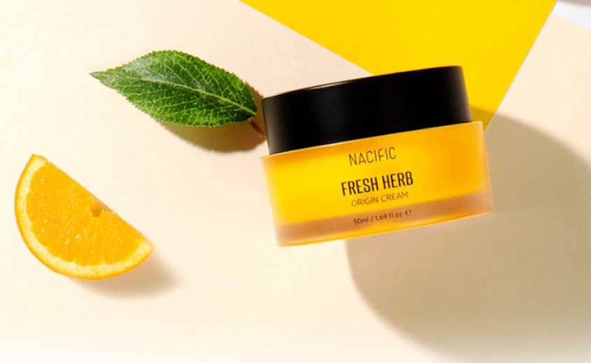 Kem dưỡng sáng và làm dịu da chiết xuất Hoa Cúc Nacific Fresh Herb Origin 50 ml