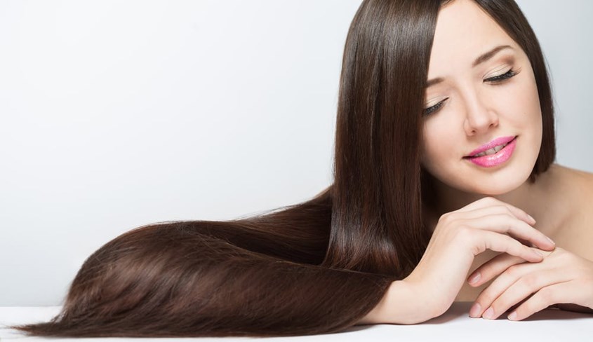 Dầu gội Rejoice giúp nuôi dưỡng mái tóc mềm mượt, óng ả