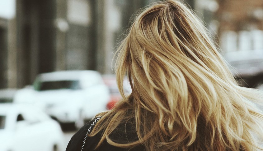 Dầu gội Rejoice còn được sử dụng cho cả tóc nhuộm