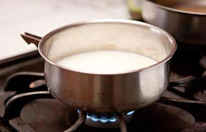 Nấu sữa hạt điều ở 70 độ C trong 15 phút 